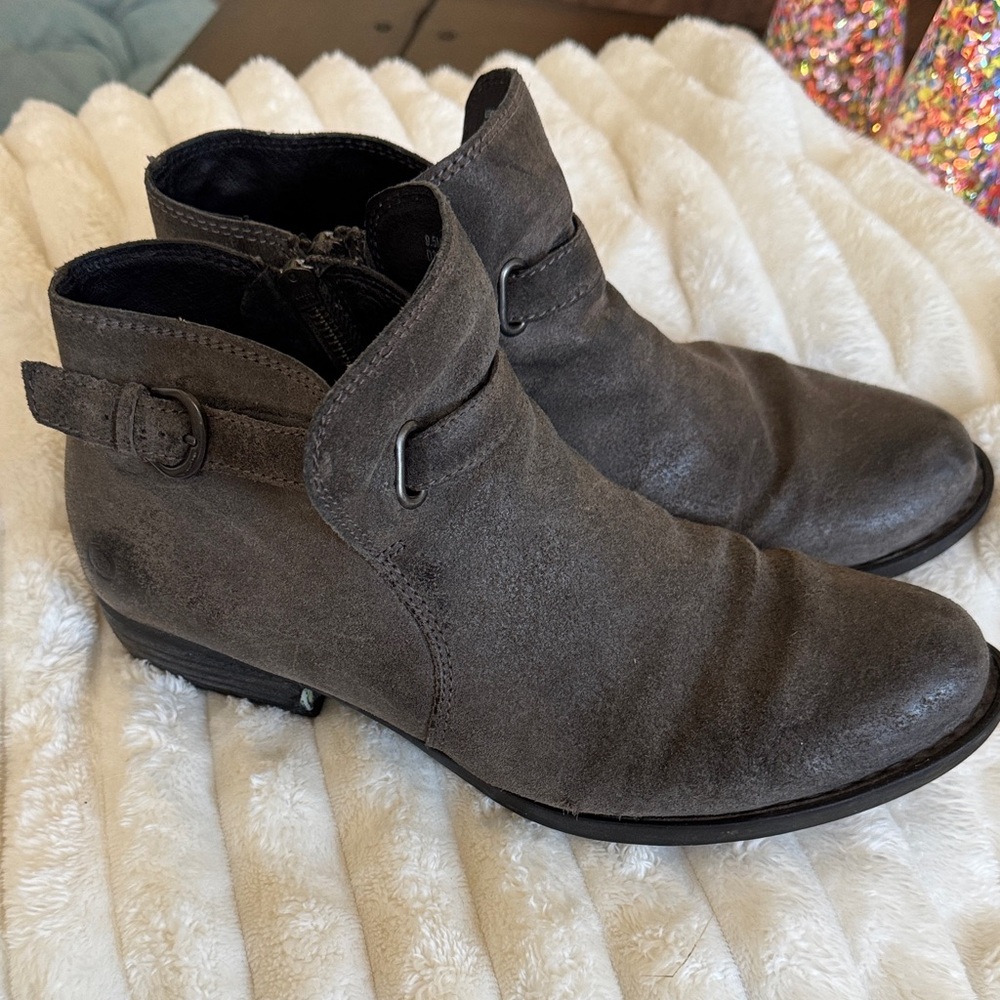 Women’s Gray Leather Ankle Boots